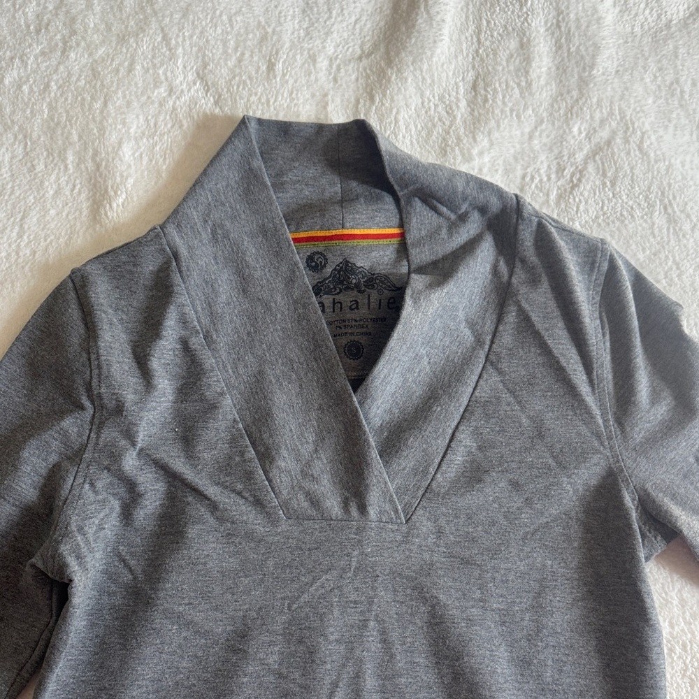Sahalie Gray V-Neck Top